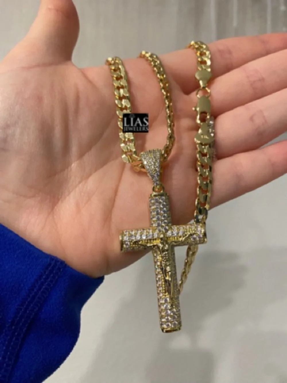 New 14k yellow gold Cuban link chain and cross pendant